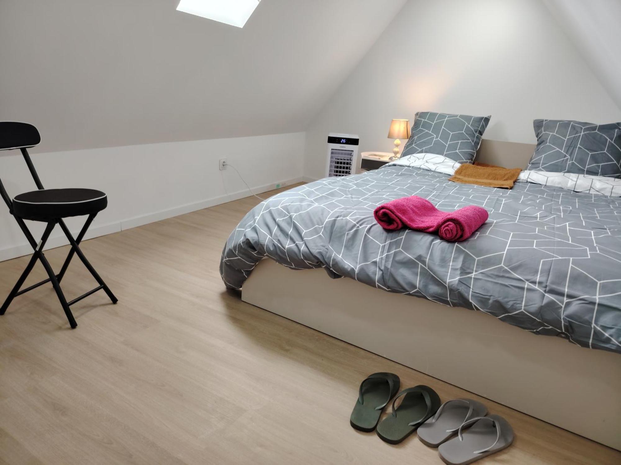 Locatif Gare Lille Europe Souvenir Bed & Breakfast Exterior photo